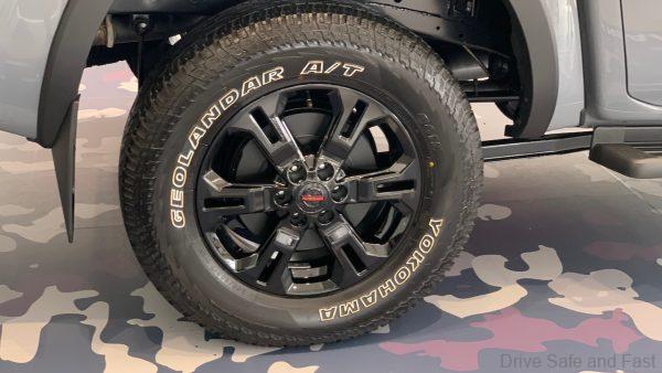 2021 Nissan Navara Pro 4X wheels