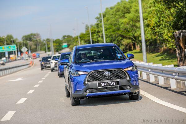 Toyota Corolla Cross_blue