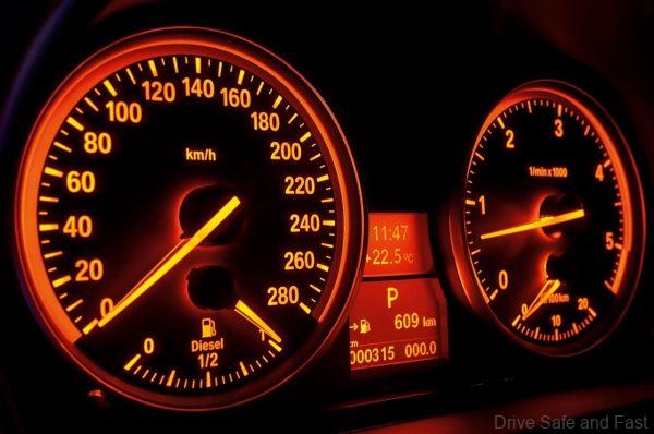 BMW 320 Diesel Sport_meter cluster