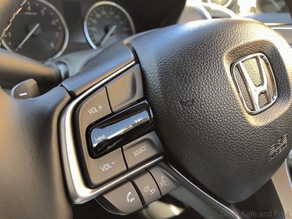 Honda City 1.5 i-VTEC_audi controls