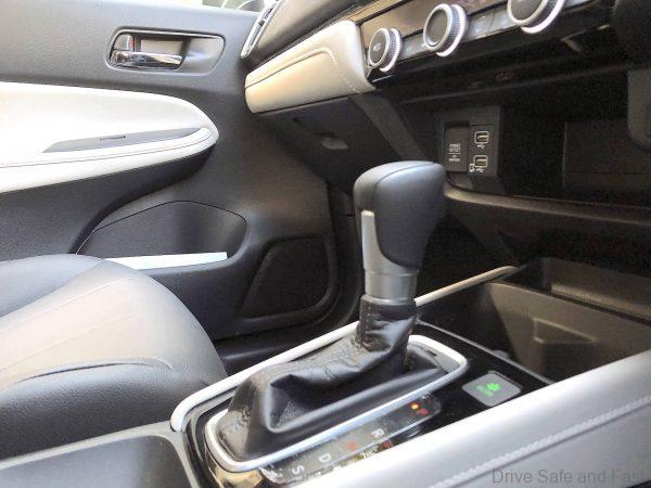 Honda City 1.5 i-VTEC_USB outlets