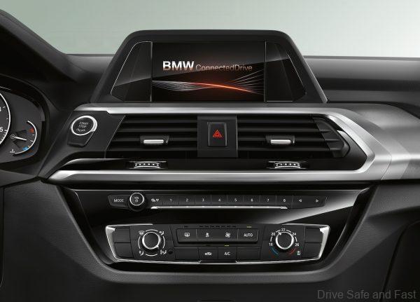 BMW X3 sDrive20i infotainment