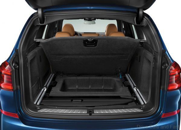 BMW X3 sDrive20i Boot