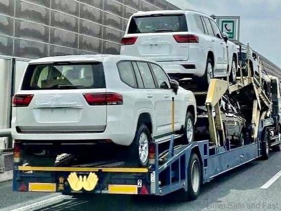 Toyota Land Cruiser exterior rear