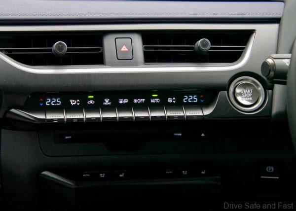 Lexus UX 200 Luxury air cond vents and controls