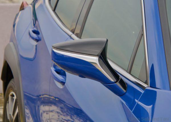 Lexus UX 200 Luxury side mirror