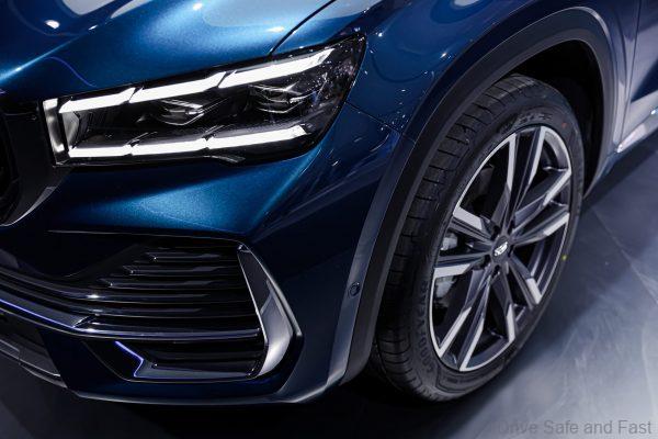 Geely Xingyue L headlight