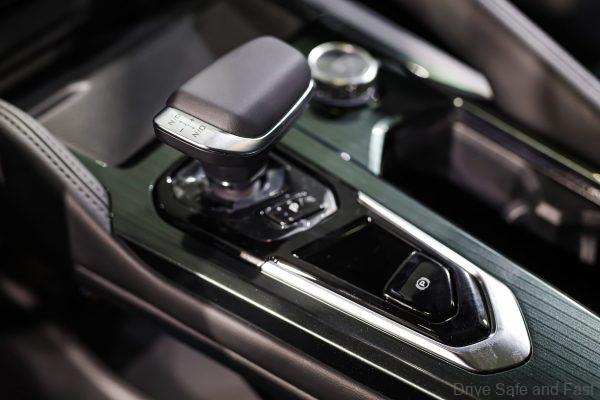 Geely Xingyue L gear selector