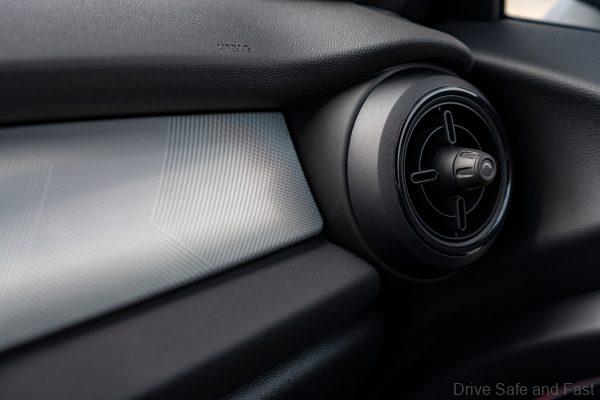 2021 MINI John Cooper Works air cond vent