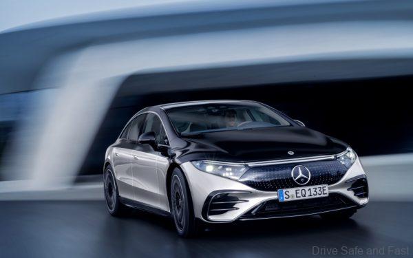 Mercedes-Benz EQS front hero photo