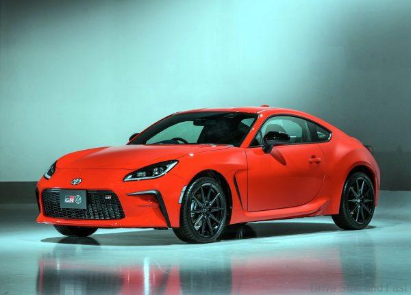2022 Toyota GR 86 GR86 front three quarter exterior