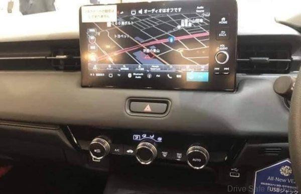 Honda Vezel e:HEV_infotainment touchscreen