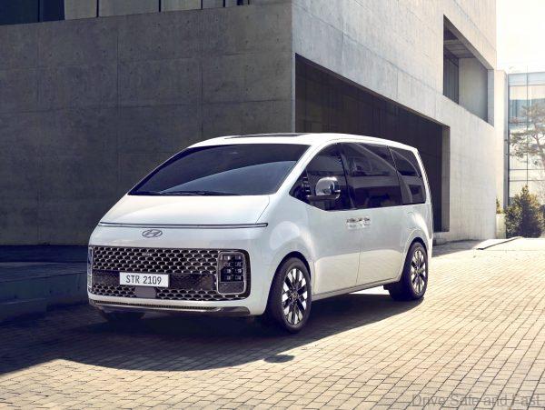 Hyundai STARIA Luxury MPV_sleek exterior