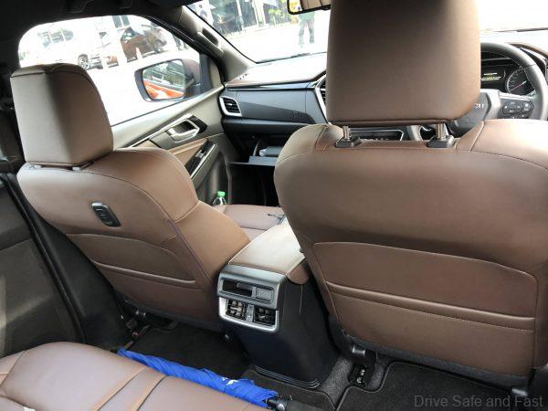 Isuzu D-MAX X-Terrain 3.0L Diesel 4x4_rear legroom