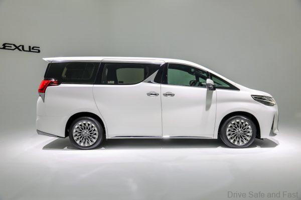 2021 Lexus LM 350 exterior side view