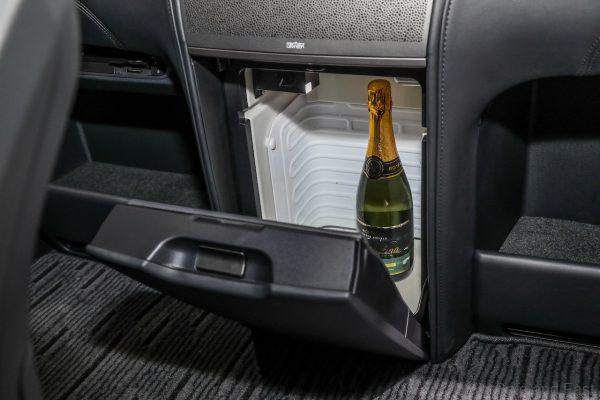 2021 Lexus LM 350 refridgerator