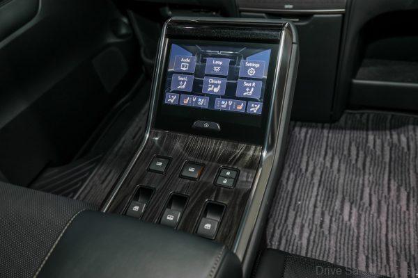 2021 Lexus LM 350 multi touch control