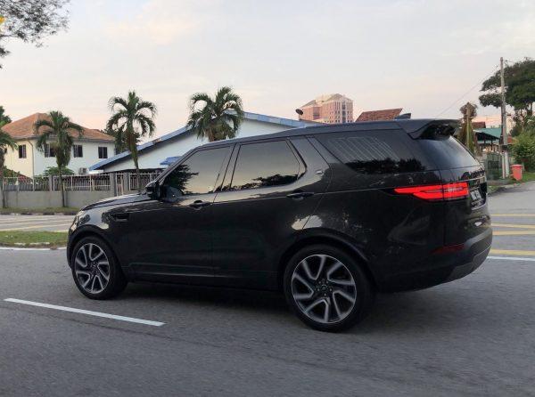 Land Rover Discovery TD6 HSE_side