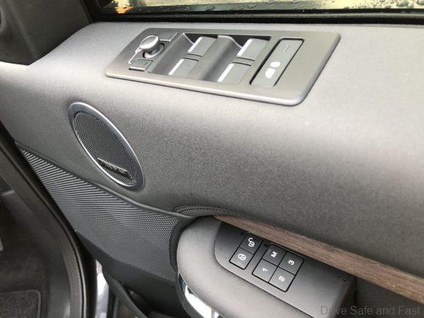 Land Rover Discovery TD6 HSE_driver side