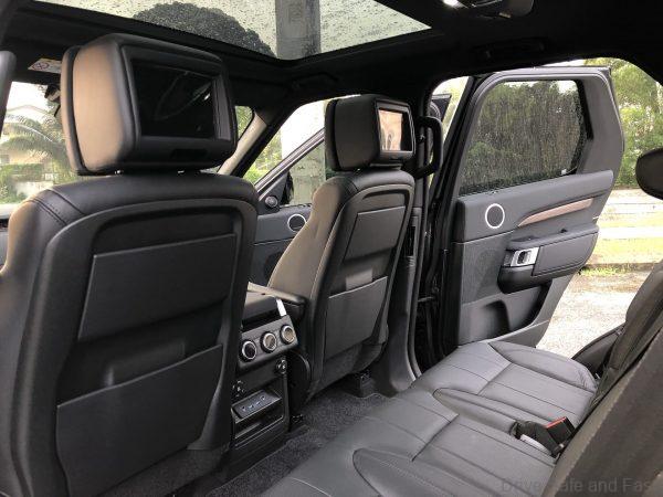 Land Rover Discovery TD6 HSE_rear seats