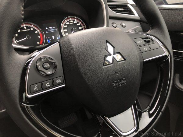 Mitsubishi XPANDER multi-function steering wheel