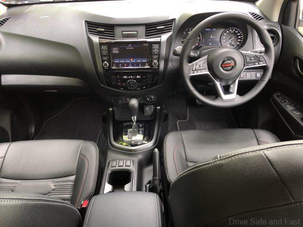 Nissan Navara PRO-4X_dashboard
