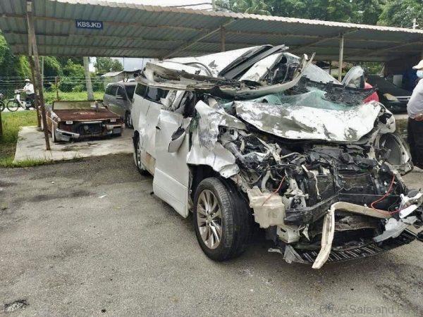 Porsche Accident With Toyota Vellfire