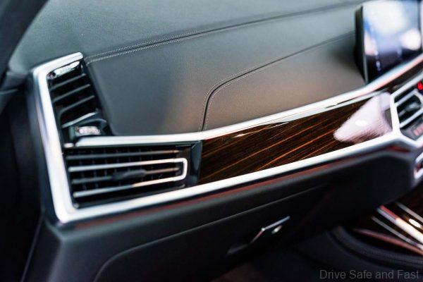 BMW X7 xDrive40i trim