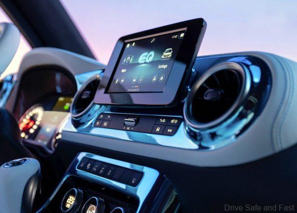Mercedes-Benz EQT concept infotainment