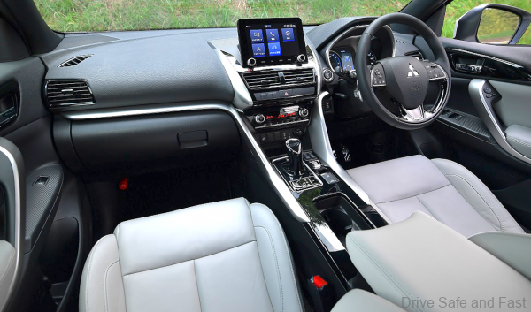 Mitsubishi Eclipse Cross Plug-In Hybrid_cockpit
