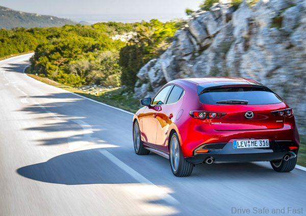 Mazda 3 hatch_recall_steering wheel_2021