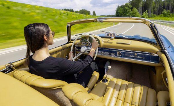Mercedes-AMG SL Classic cabin design