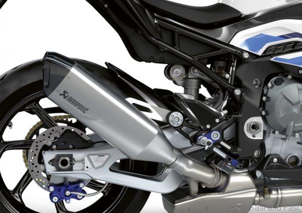 BMW M 1000 RR exhaust