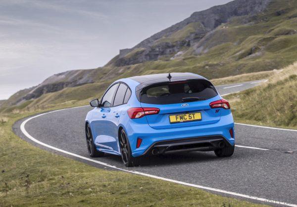 Ford Focus ST Edition_hard driving