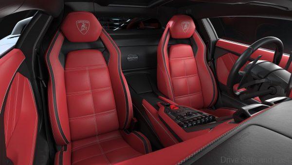 2021 Lamborghini Countach LPI 800-4 seats