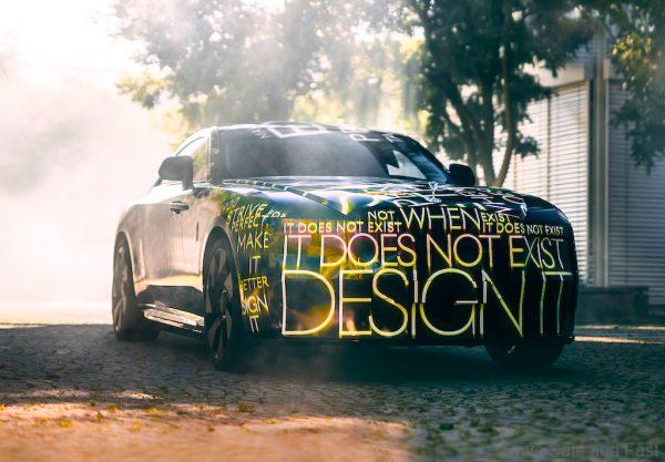 Rolls Royce Spectre side view