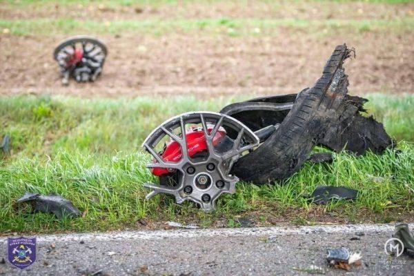 Porsche 911 speed crash