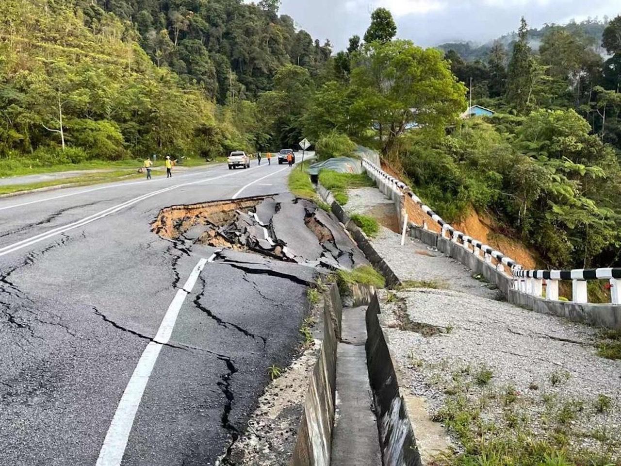 Slope Failure Along Simpang Pulai Cameron Highlands Road