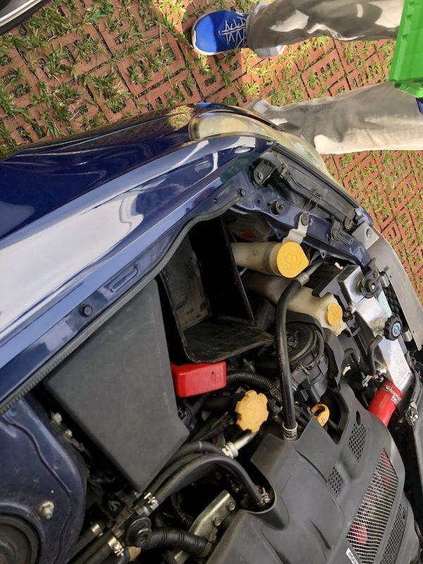 car battery delivery service cleans the slot