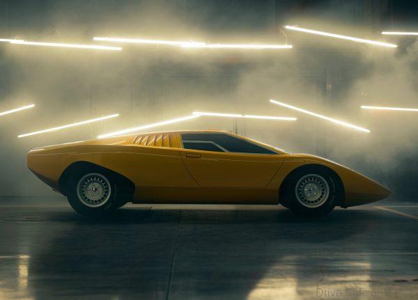 Lamborghini LP 500 Reconstruction side