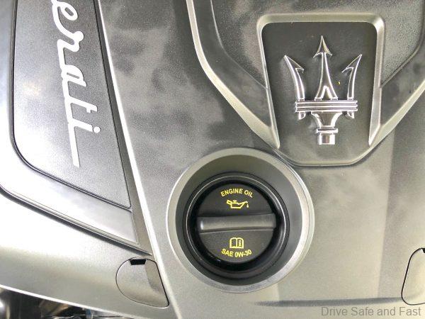 Maserati Ghibli Hybrid_engine cover