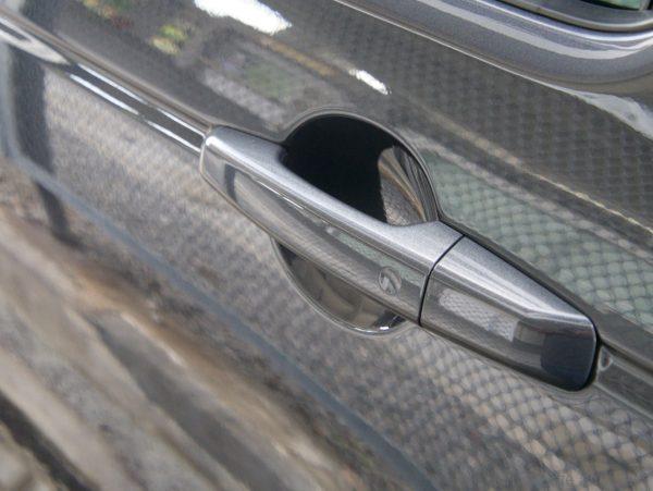 Land Rover Discovery Sport P200 R Design door handles