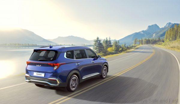 Kia Carens in motion