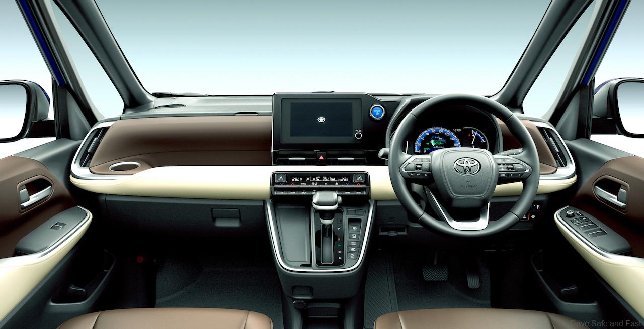 Toyota Noah Latest 2022 Model Unveiled In Japan