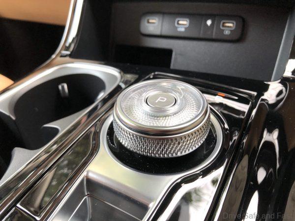 KIA Carnival 2022 Cabin