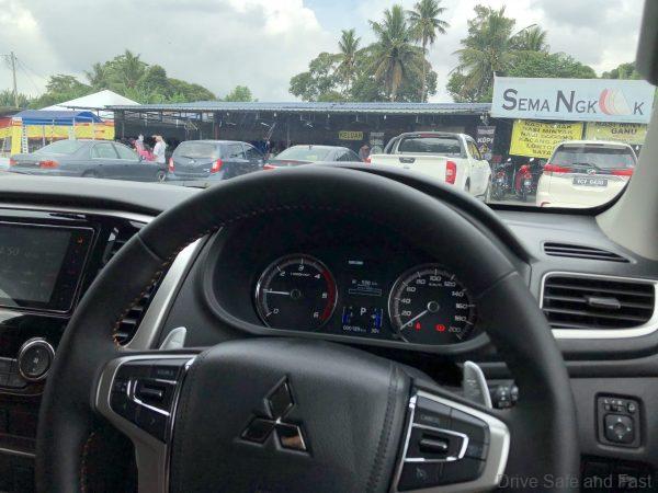 Mitsubishi Triton lunch stop-over