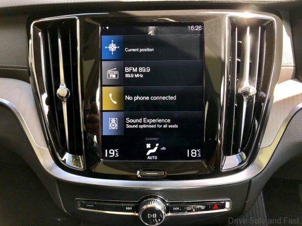 Volvo V60 T8 Inscription infotainment
