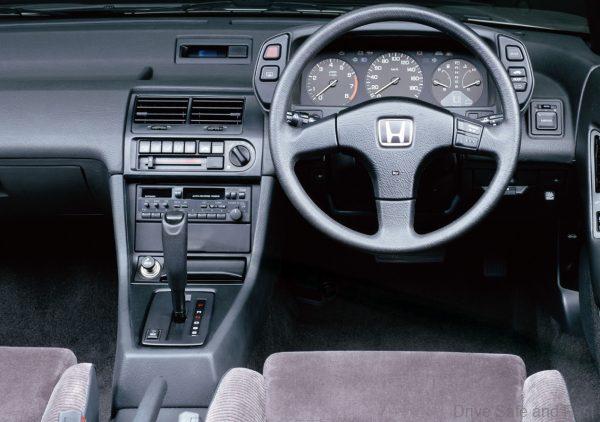 Honda Prelude 2.0 3rd Generation cabin