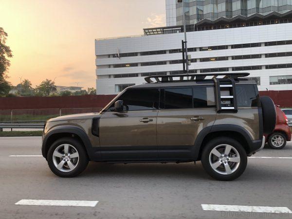 Land Rover Defender P400