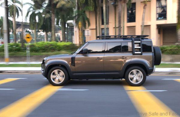 Land Rover Defender P400